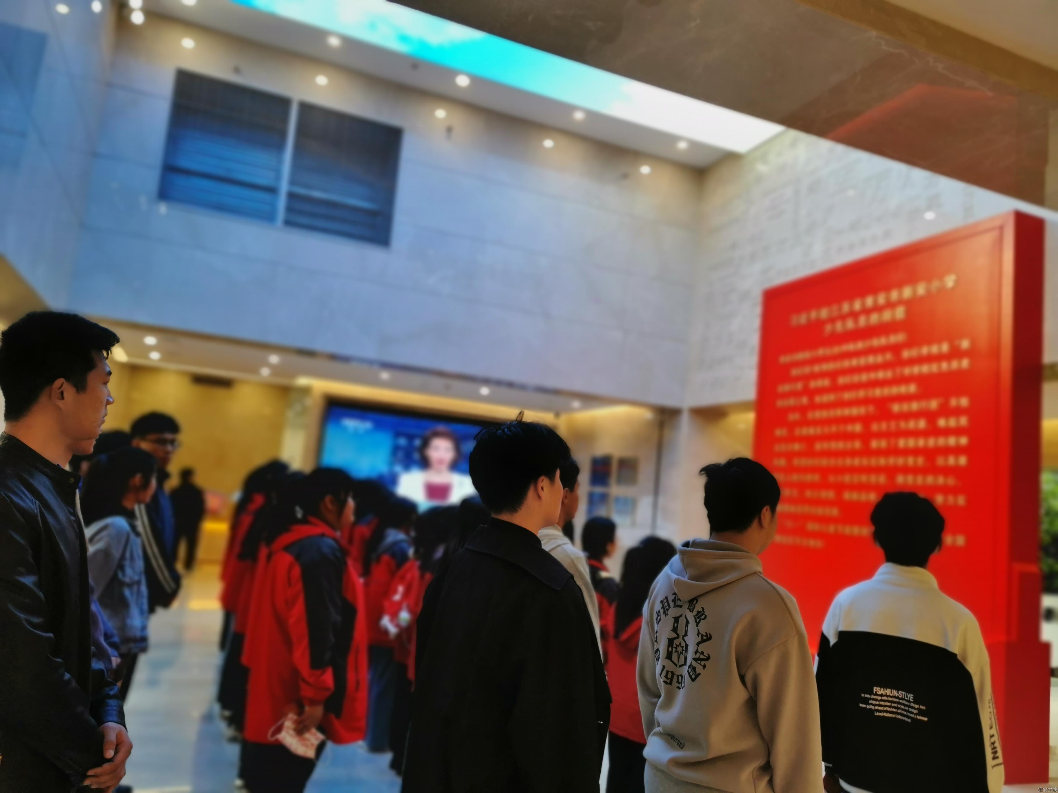 合影3.jpg 合影3.jpg