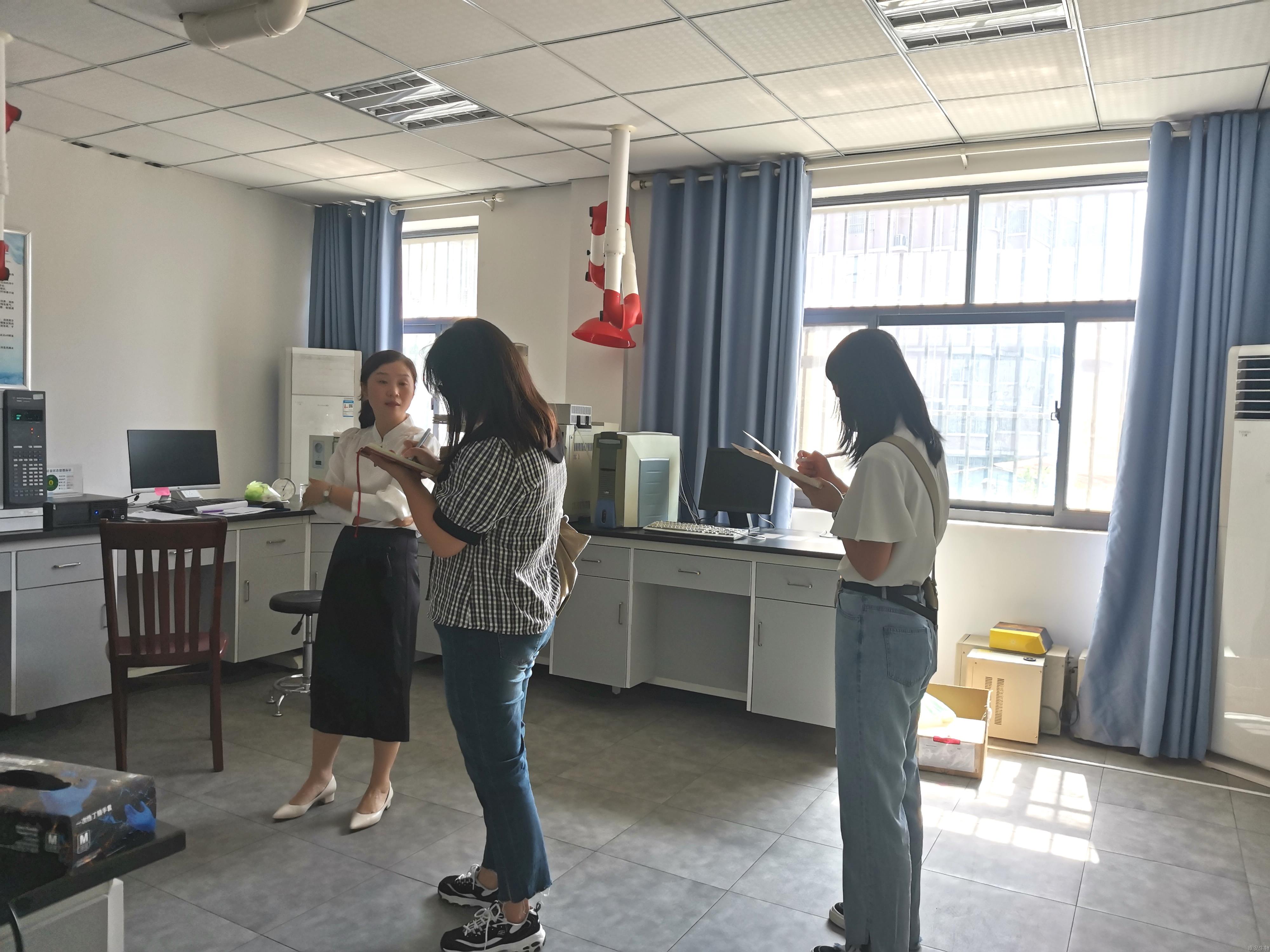 农检中心参观2.jpg 农检中心参观2.jpg