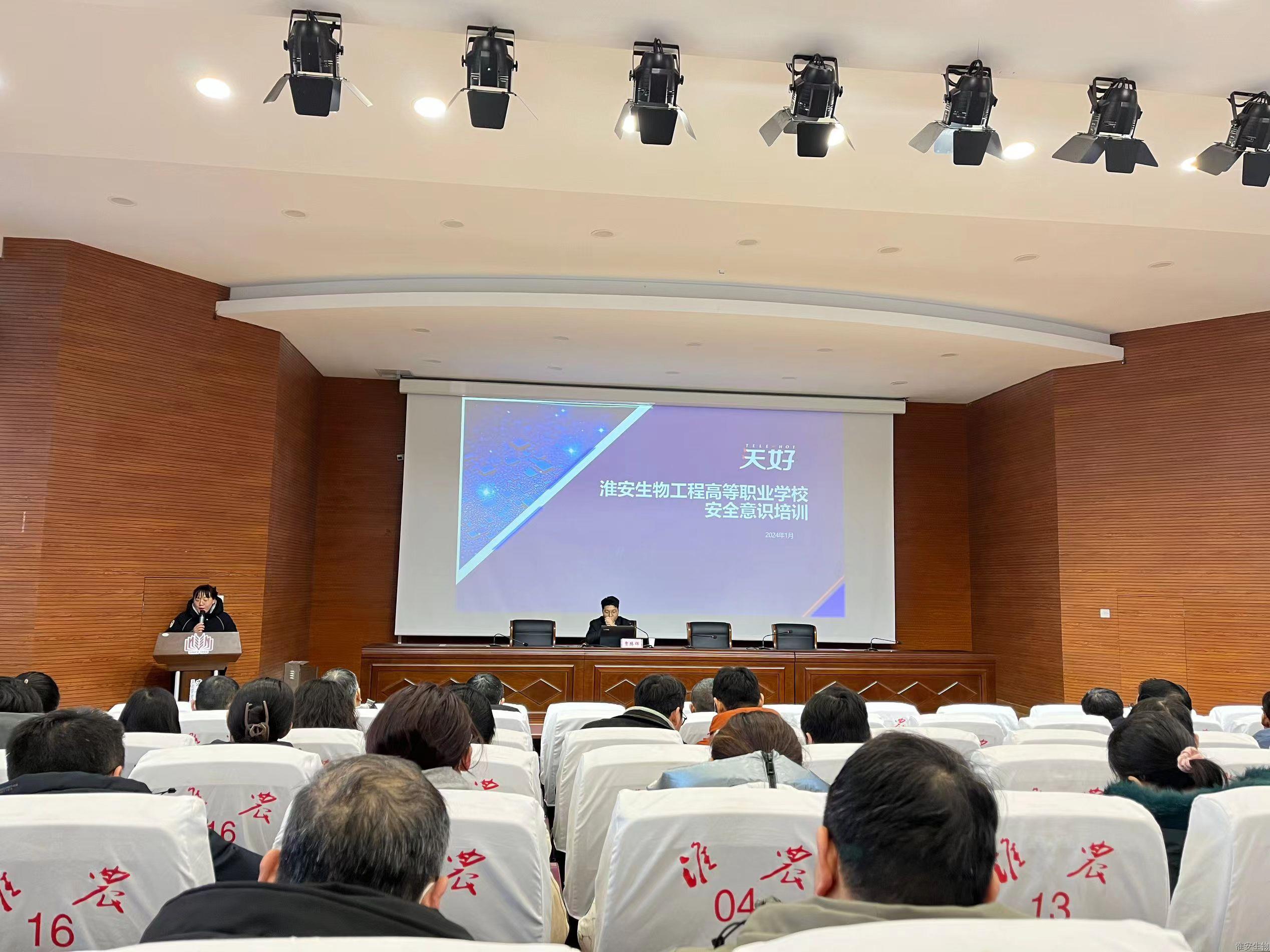 C3A4D056E0170C1231FBB68046B41428.jpg C3A4D056E0170C1231FBB68046B41428.jpg