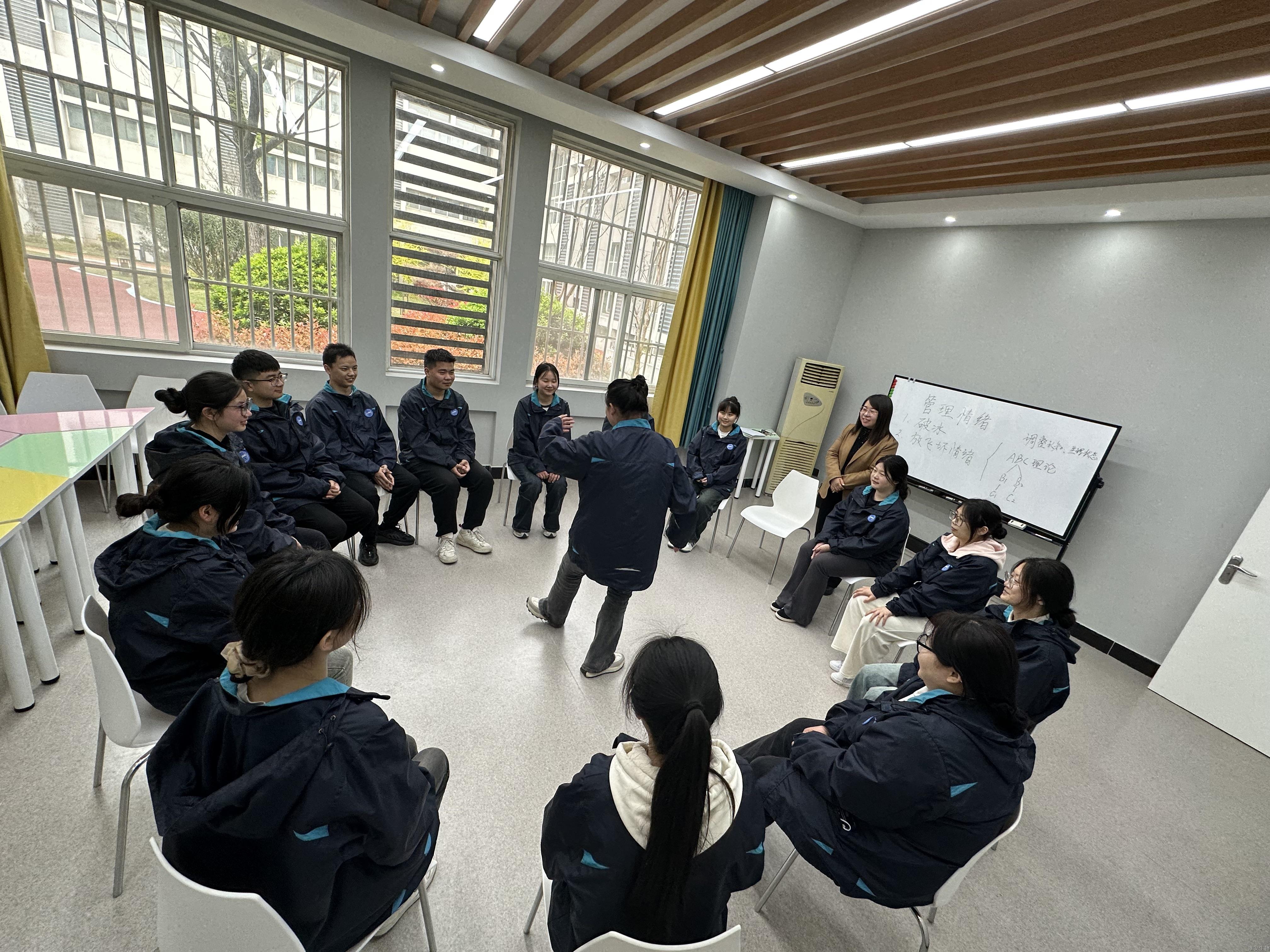 图片4.jpg 图片4.jpg