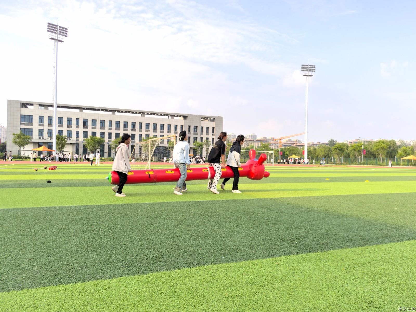 新操场 旱地龙舟3.jpg
