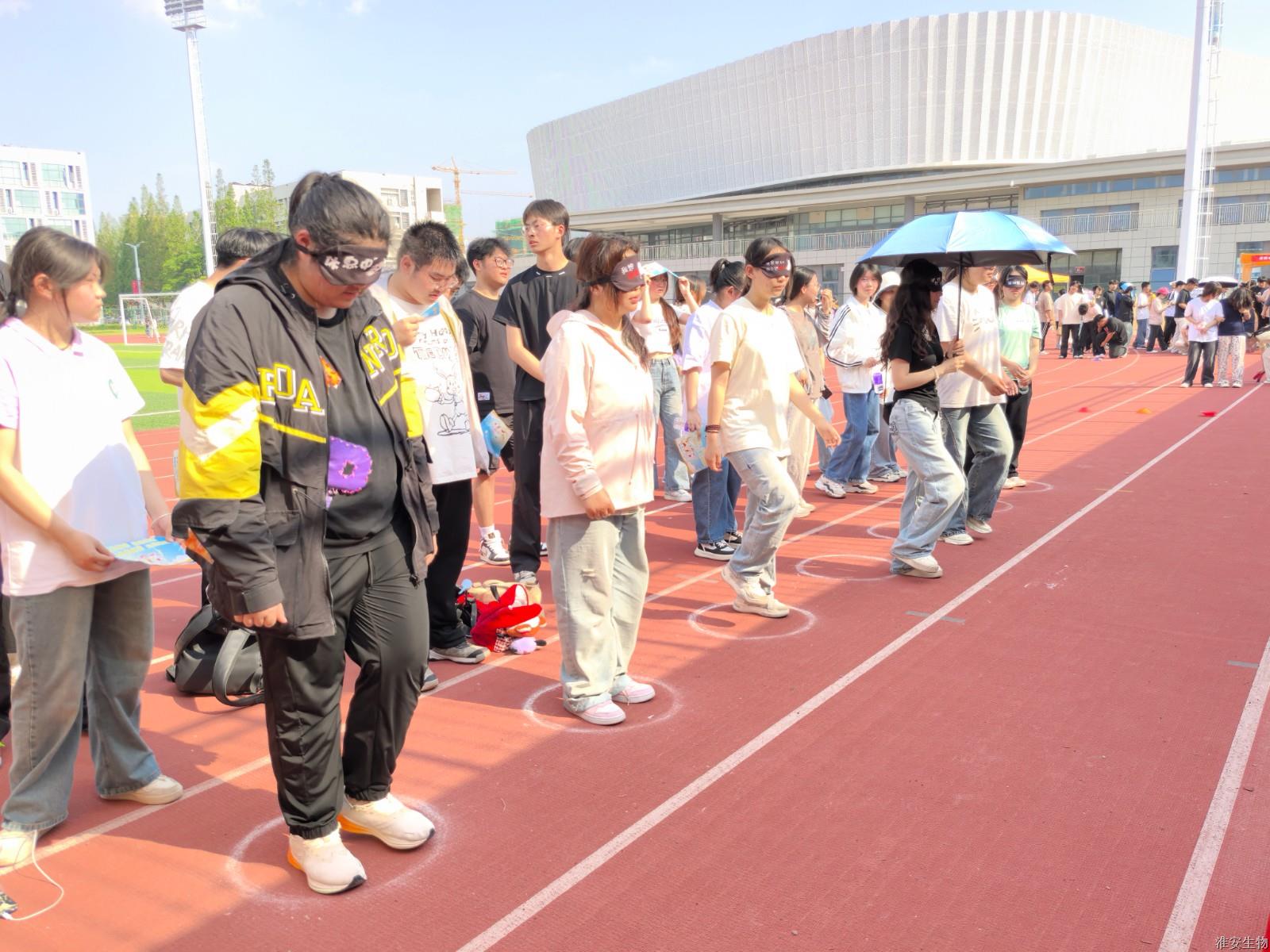 新操场 原地踏步1分钟不出圈9.jpg