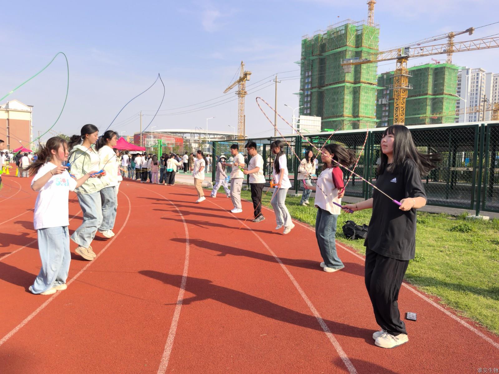 老操场 跳绳1分钟.jpg